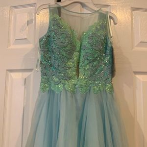Basix black label blue/ green dress tule. Sz 0 new with tag prom wedding!